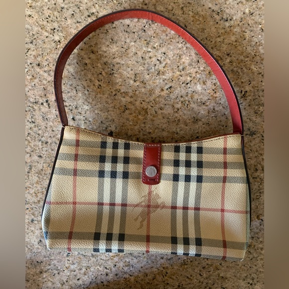 Burberry bag - Picture 1 of 8